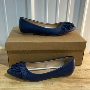 Journee Collection Womens Shoes Ruffled Flats Size 8.5
